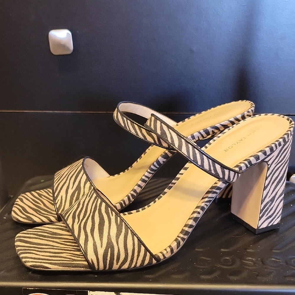 Ann Taylor Zebra Print Women's Sandals - Black and Tan